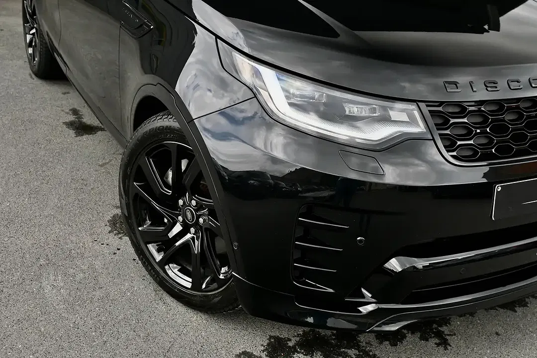 Land Rover Discovery D250 SE Dynamic - Thumbnail 3