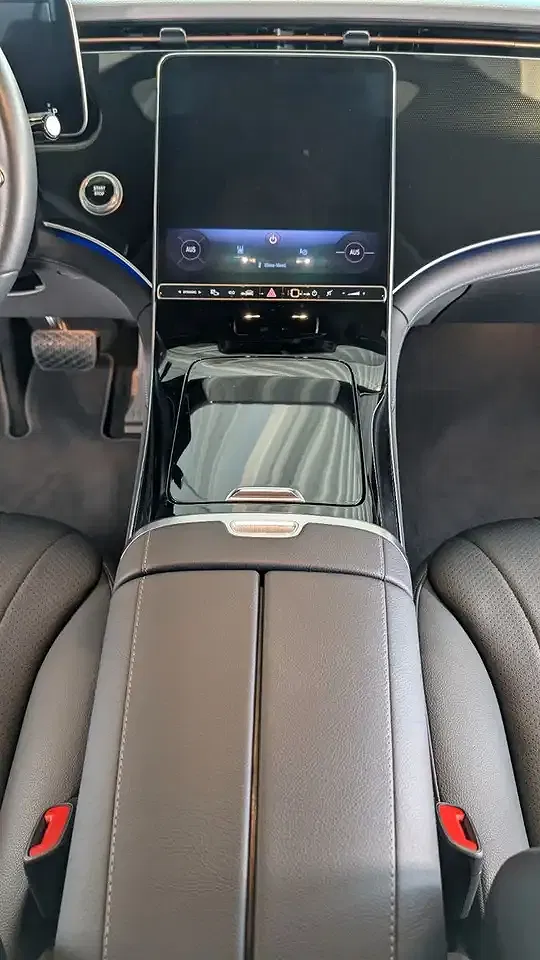 Mercedes-Benz EQE 300 - Thumbnail 14