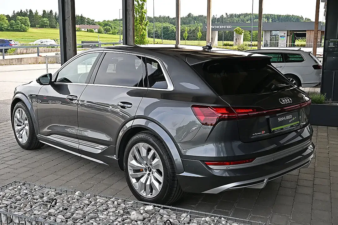 Audi e-tron quattro - Thumbnail 3