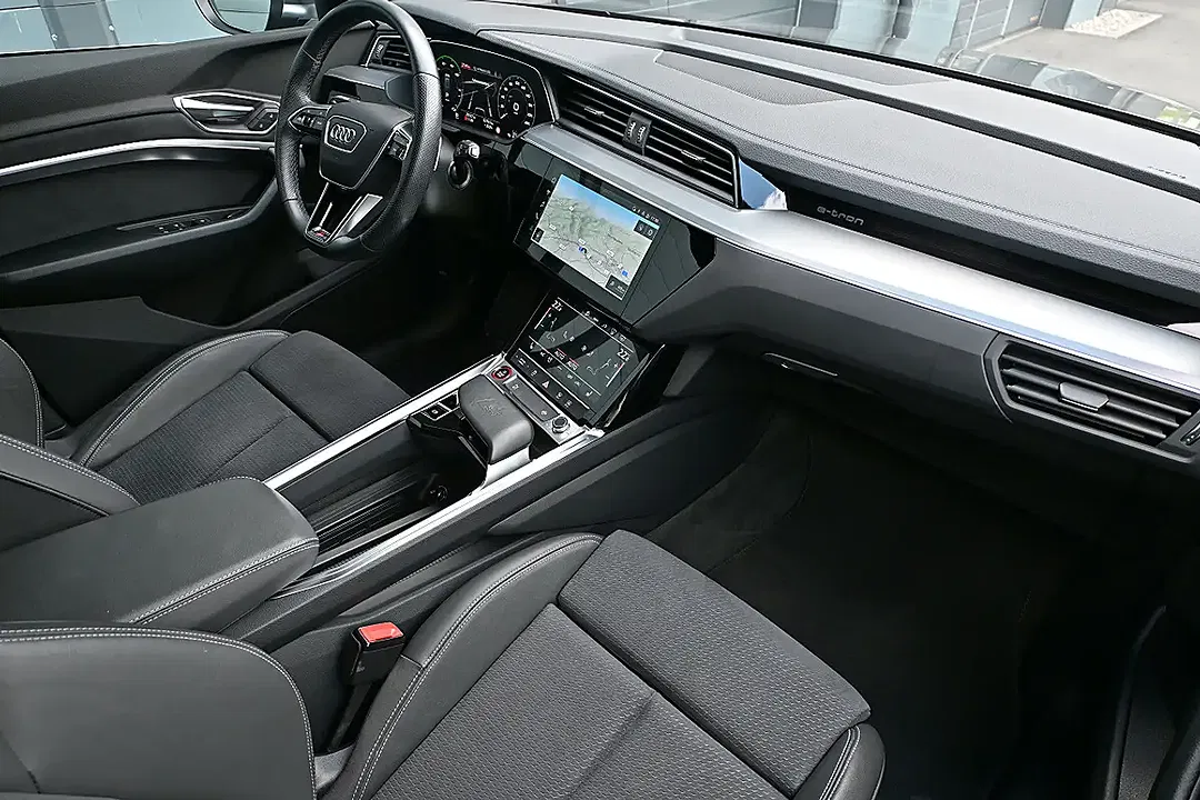 Audi e-tron quattro - Thumbnail 5
