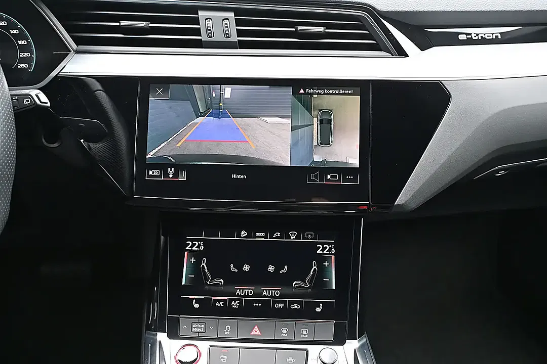 Audi e-tron quattro - Thumbnail 7