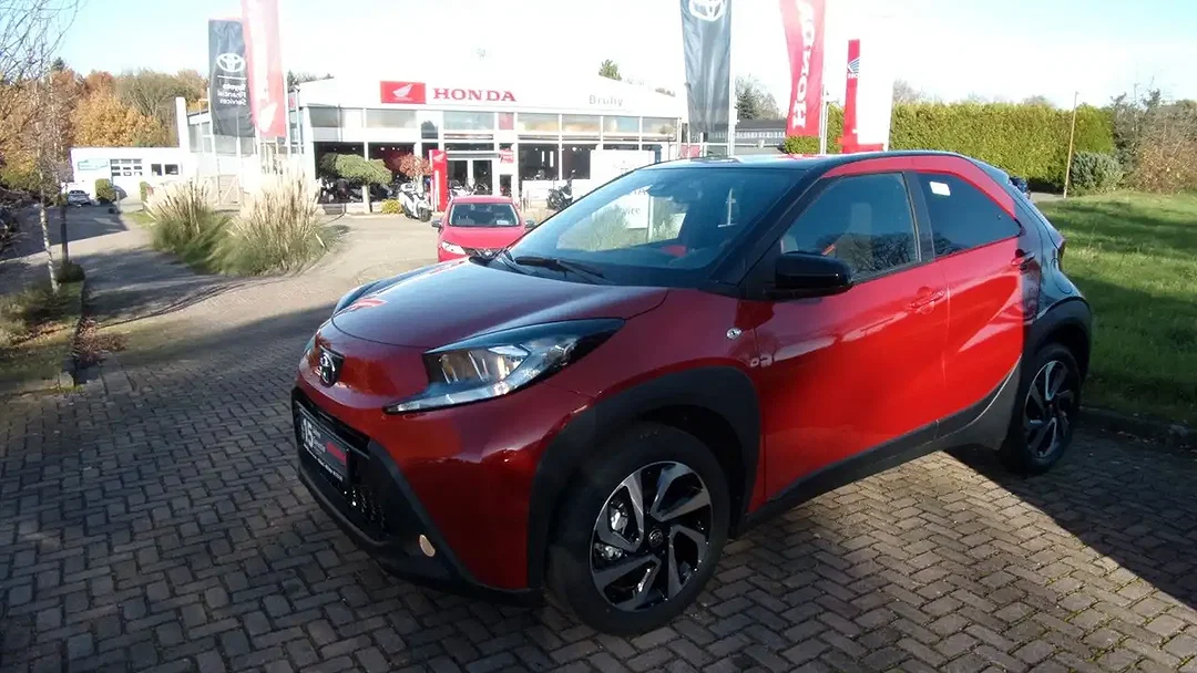 Toyota Aygo CVT Teamplayer - Afbeelding 1