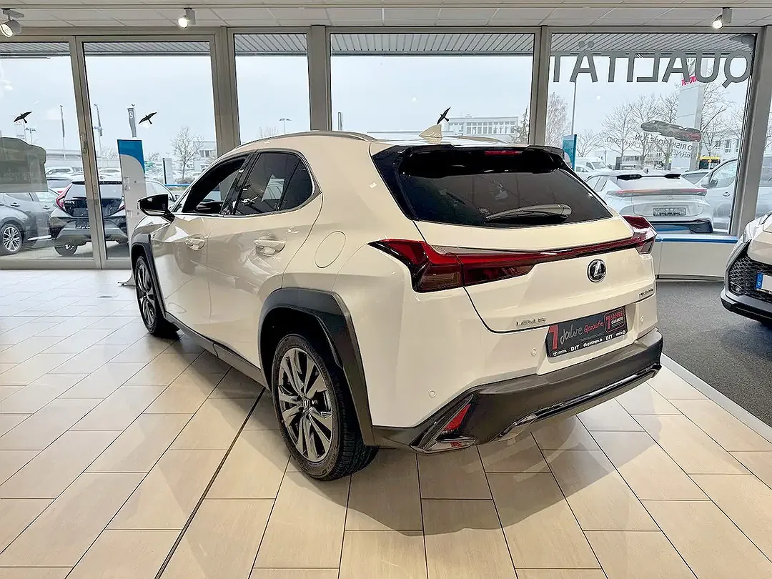 Lexus UX 300h F SPORT Design - foto 2