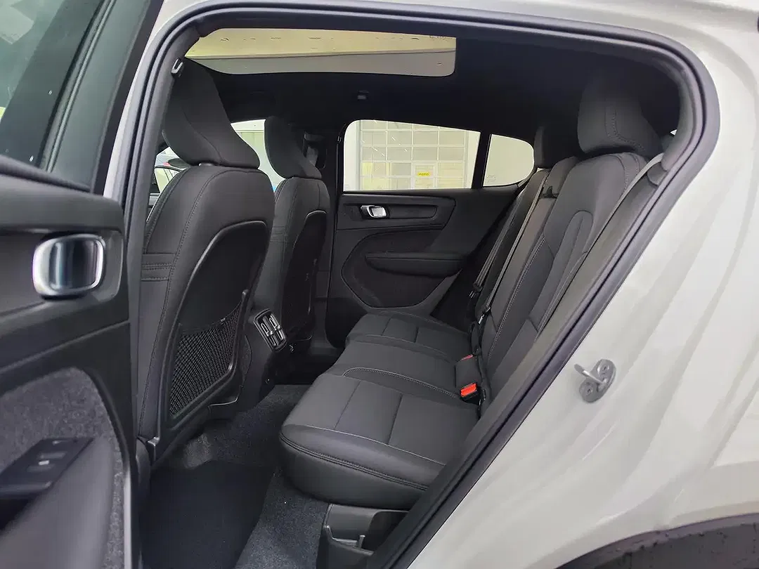 Volvo C40 AWD Twin Motor Plus - Thumbnail 13
