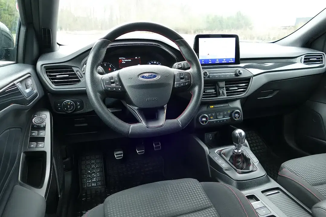 Ford Focus - Thumbnail 7