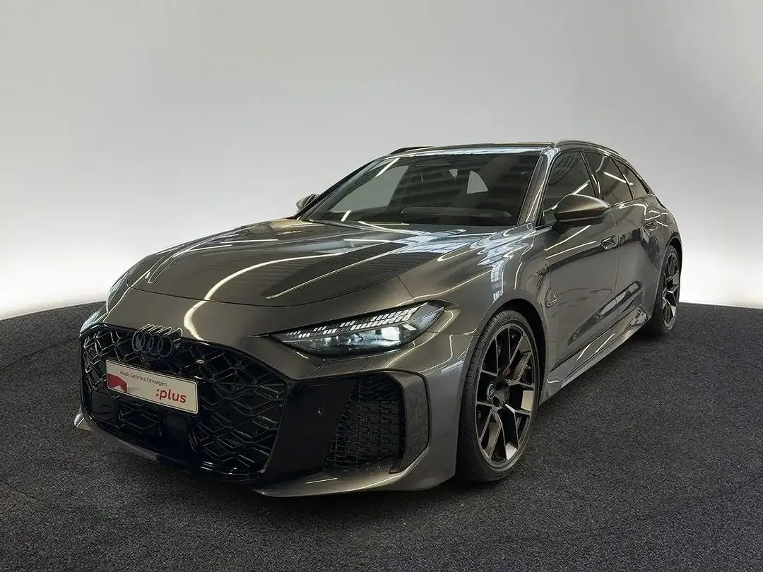 Audi RS5 - foto 1