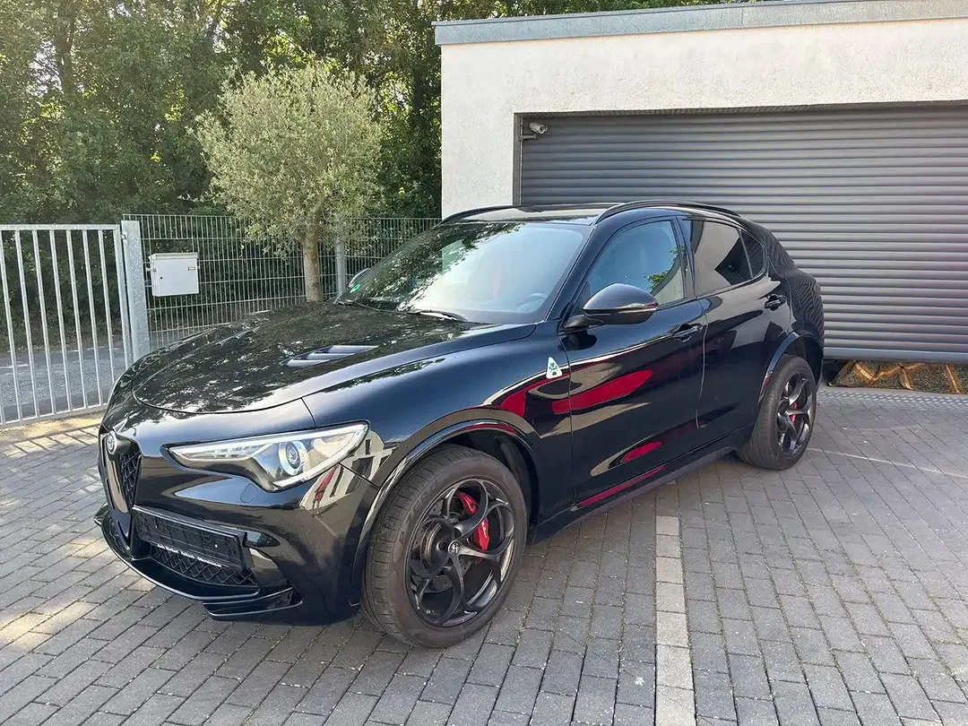 Alfa Romeo Stelvio Q4 Quadrifoglio - foto 1