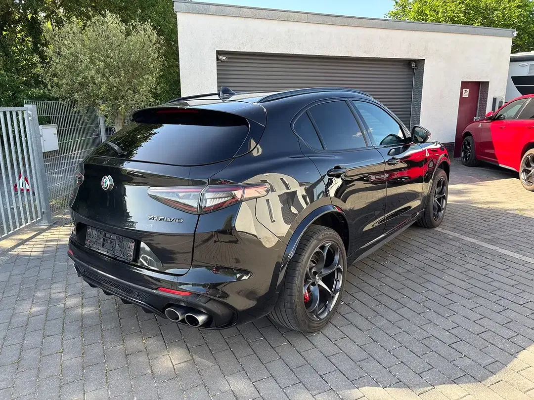 Alfa Romeo Stelvio Q4 Quadrifoglio - foto 2