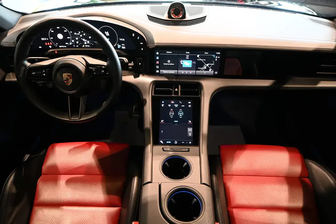 Porsche Taycan 4 Sport Chrono Cross Turismo - Thumbnail 7