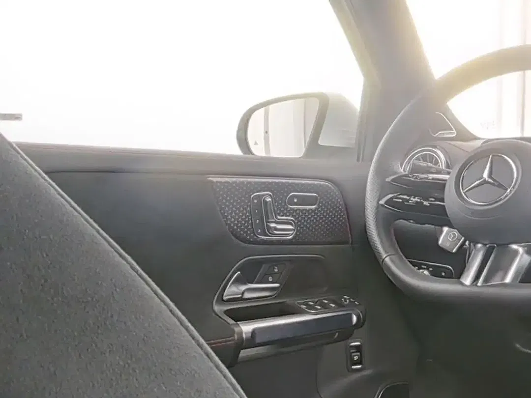 Mercedes-Benz EQB 350 4MATIC AMG Burmester Premium - Thumbnail 9