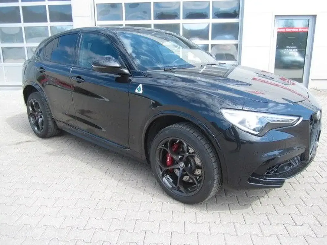 Alfa Romeo Stelvio Q4 Quadrifoglio - foto 2