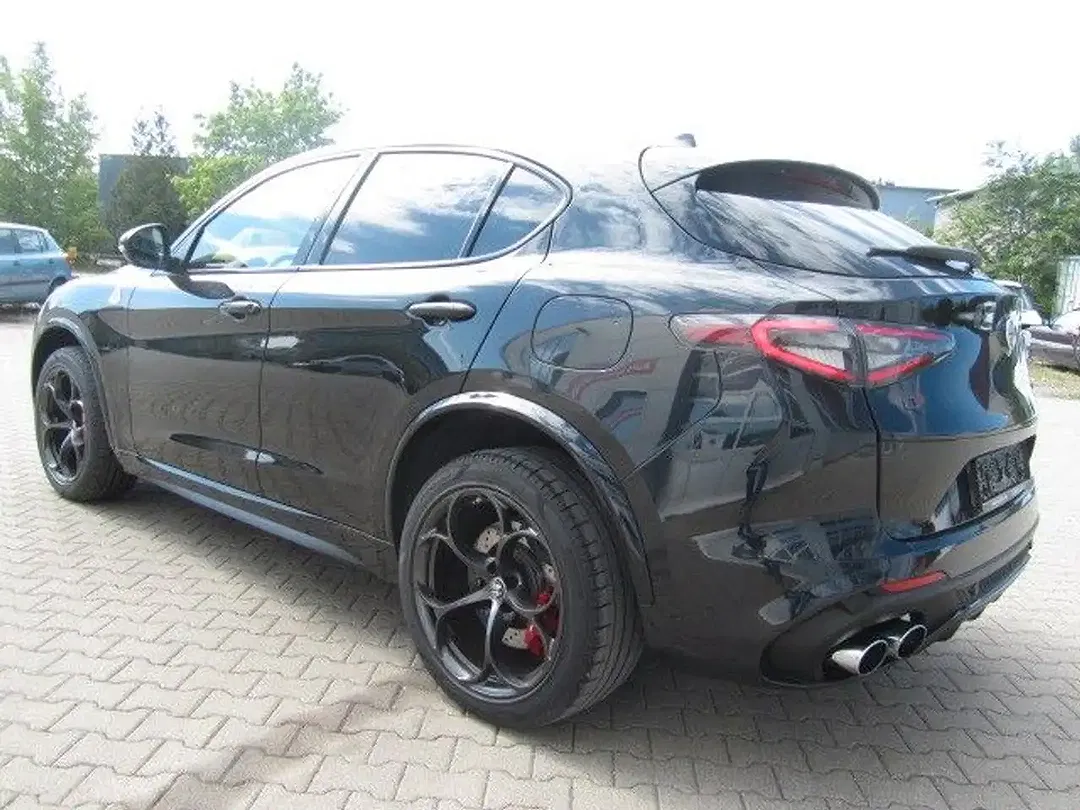 Alfa Romeo Stelvio Q4 Quadrifoglio - Thumbnail 8