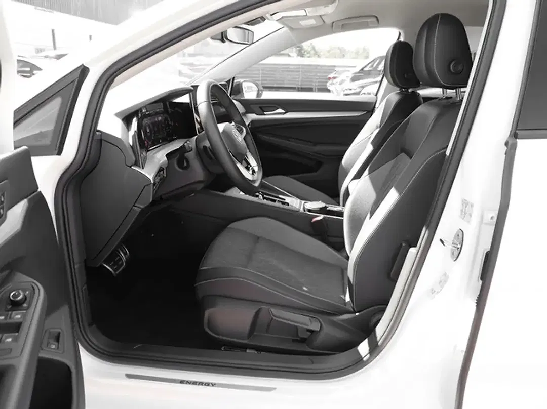 Volkswagen Golf 1.5 TSI eHybrid DSG - foto 2