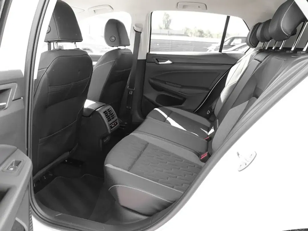 Volkswagen Golf 1.5 TSI eHybrid DSG - Thumbnail 3