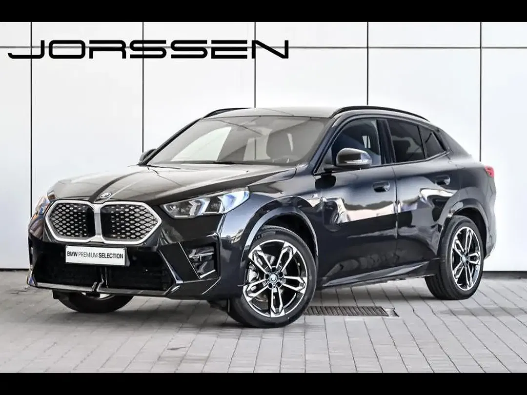 BMW iX2 eDrive M - foto 1