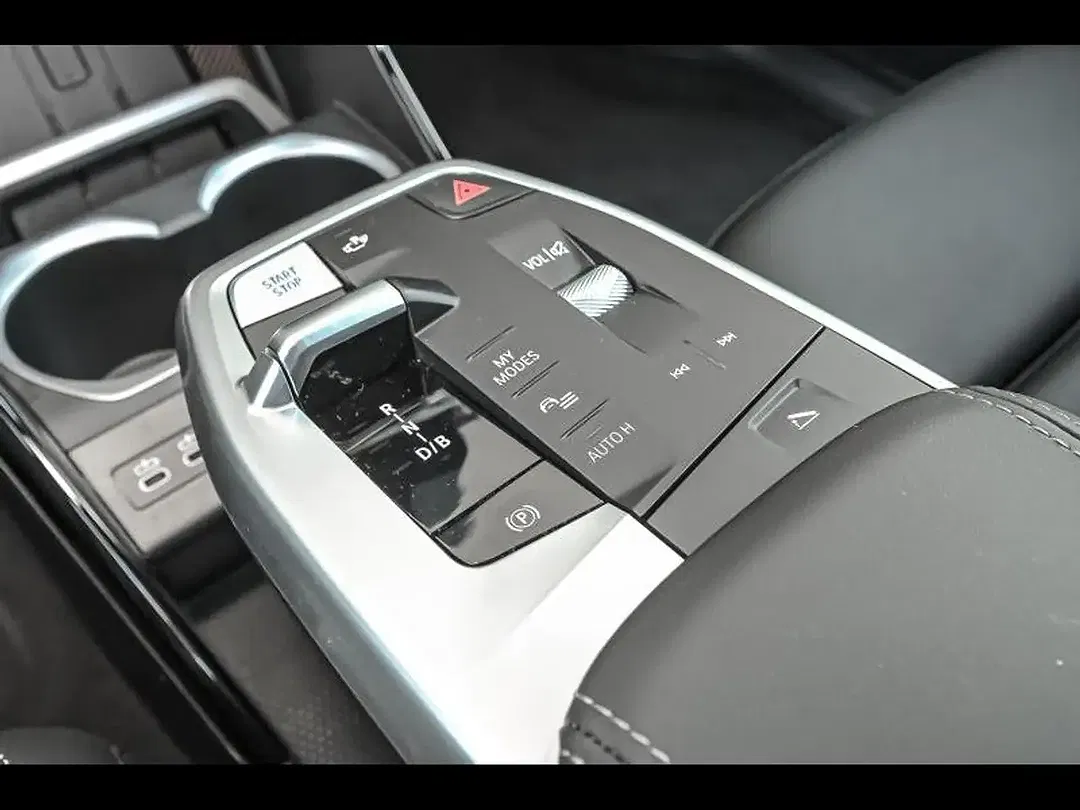 BMW iX2 eDrive M - Thumbnail 6