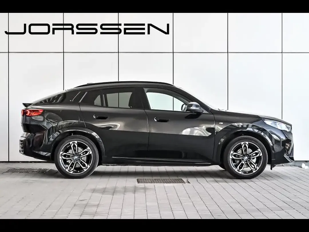 BMW iX2 eDrive M - foto 2