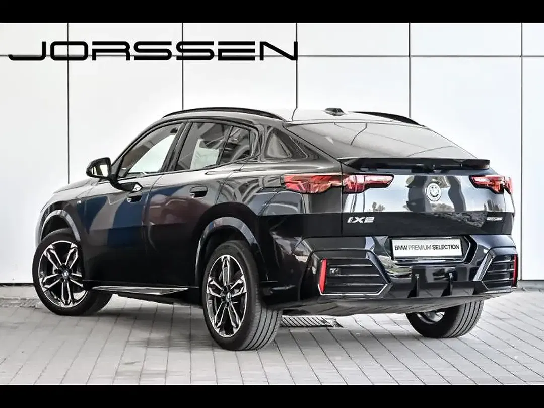 BMW iX2 eDrive M - Thumbnail 3