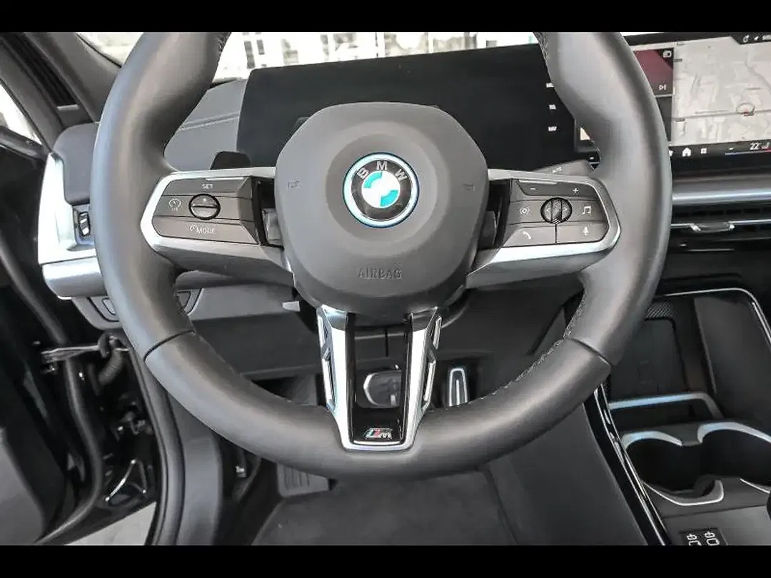 BMW iX2 eDrive M - Thumbnail 5