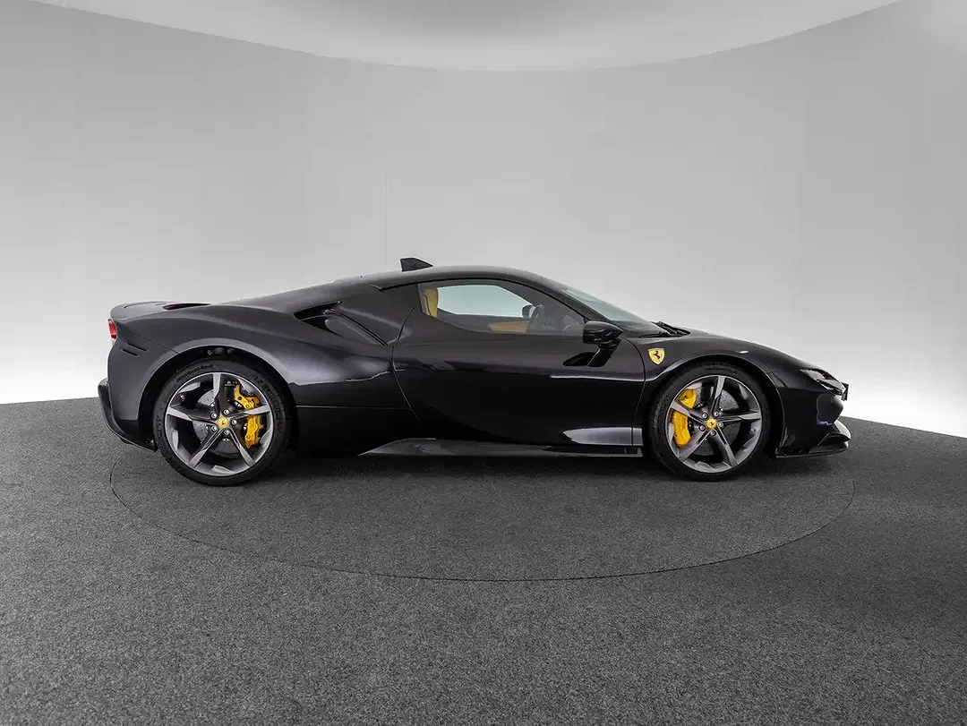 Ferrari SF90 Stradale - Thumbnail 4