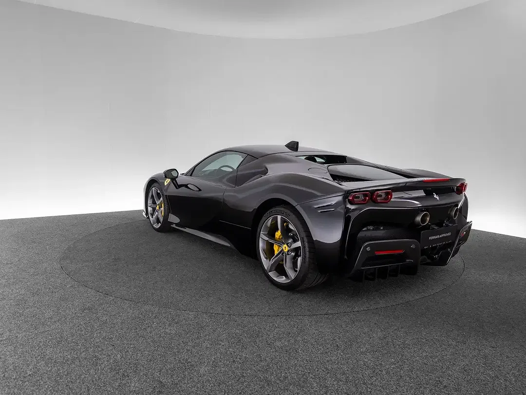 Ferrari SF90 Stradale - Thumbnail 7