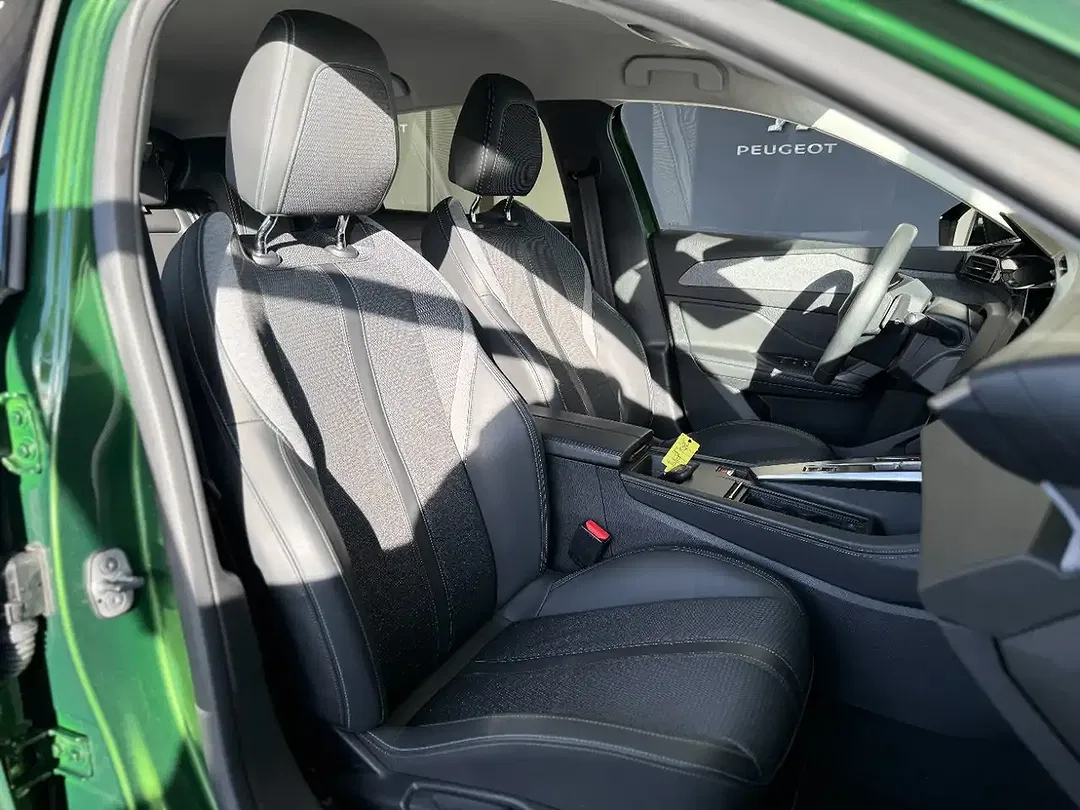 Peugeot 308 130 BlueHDi Allure Pack - Thumbnail 11