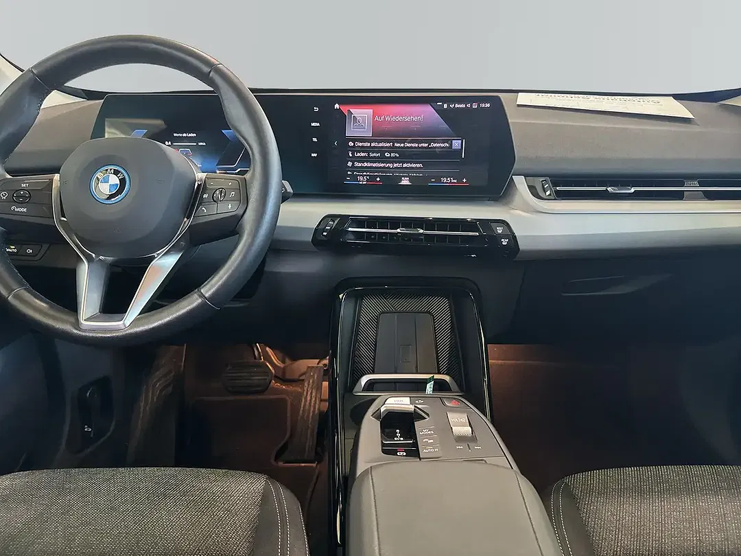 BMW iX1 xDrive - Thumbnail 13