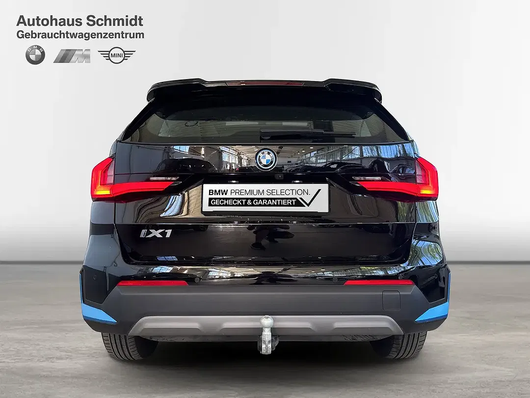 BMW iX1 xDrive - Thumbnail 4