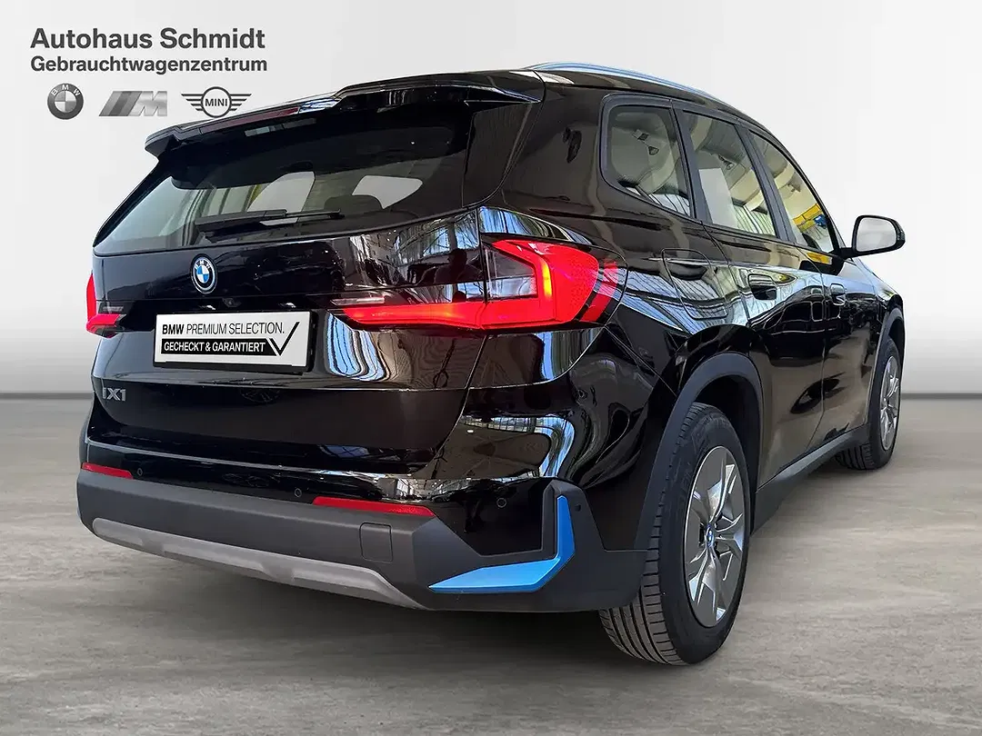 BMW iX1 xDrive - Thumbnail 5