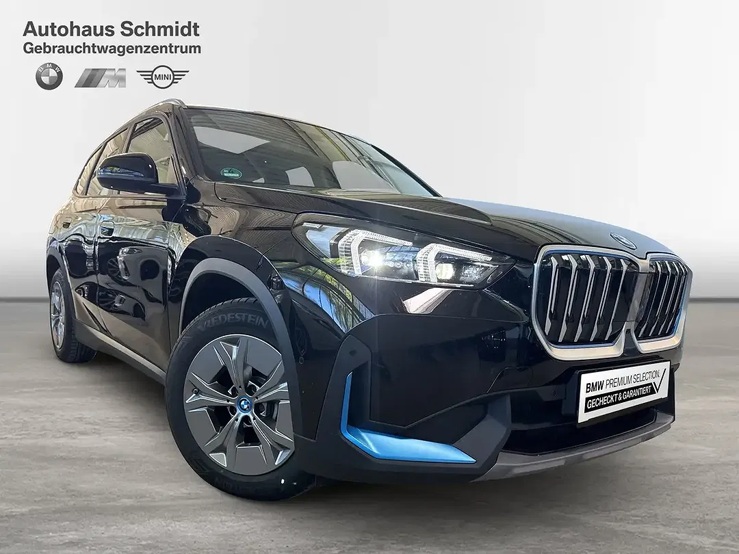 BMW iX1 xDrive - Thumbnail 6