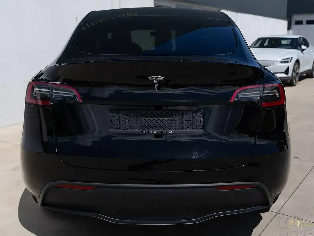 Tesla Model Y RWD Standard Range - foto 15