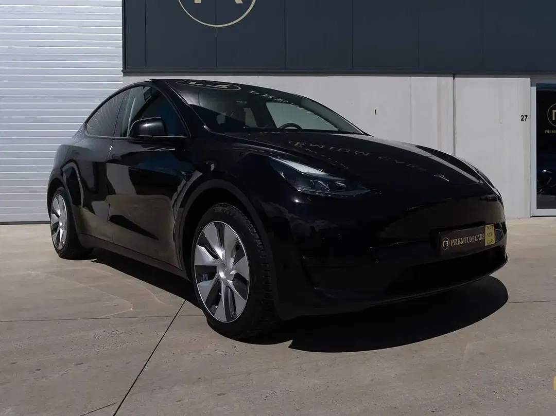 Tesla Model Y RWD Standard Range - Thumbnail 7