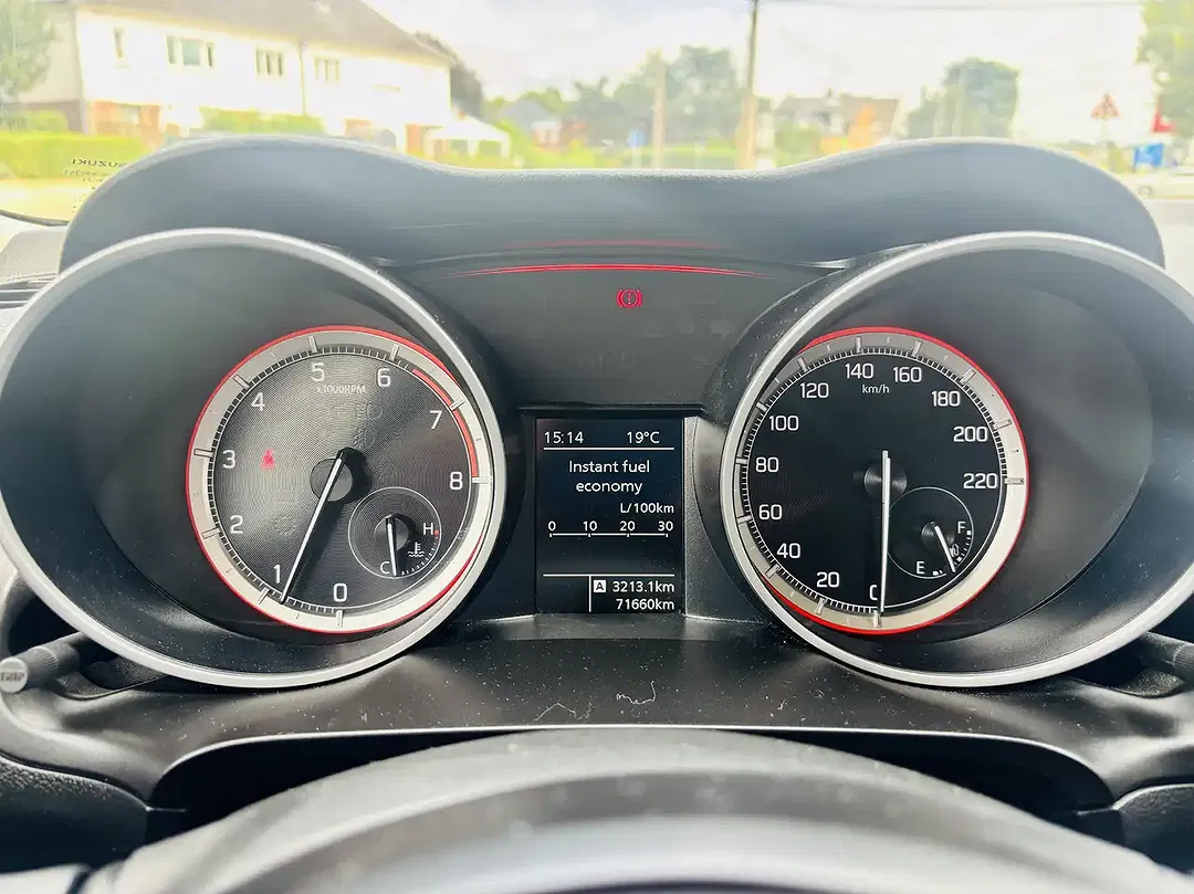 Suzuki Swift MHEV 1.2 GL+ - Thumbnail 10