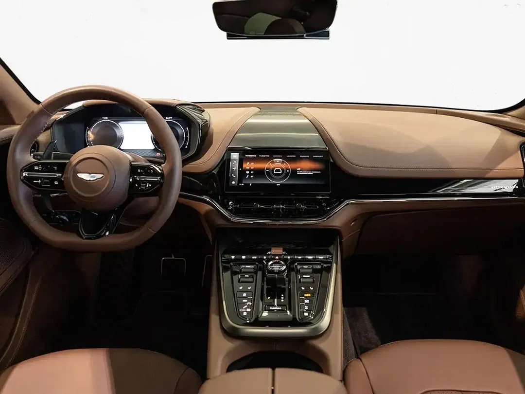 Aston Martin DBX S - Thumbnail 14