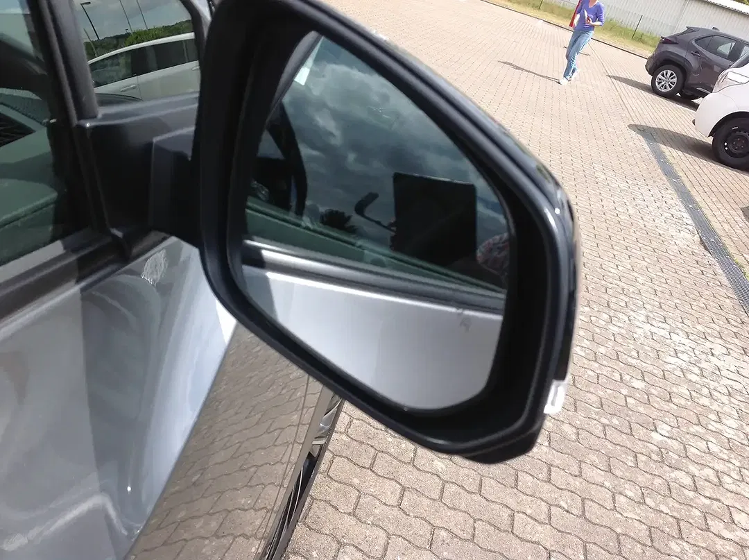 Toyota bZ4X - Thumbnail 10