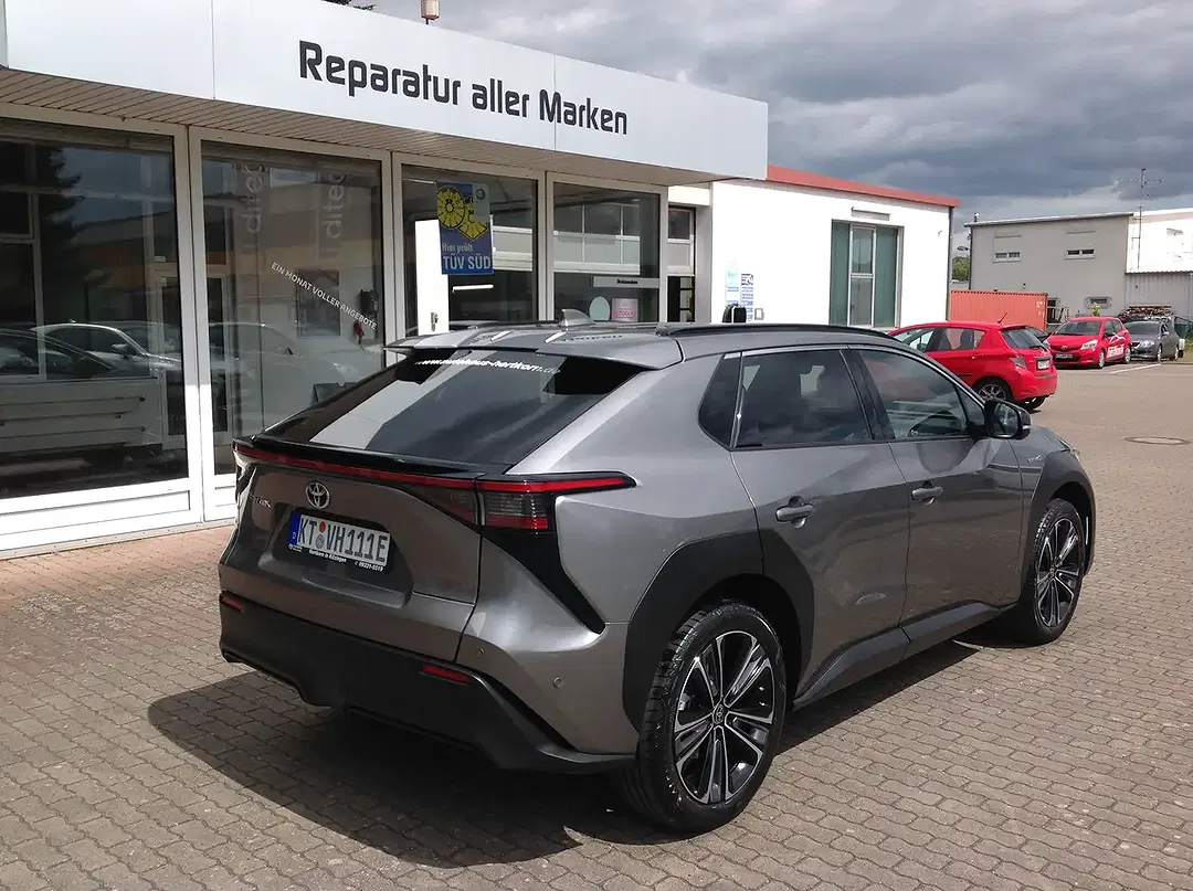 Toyota bZ4X - Thumbnail 7