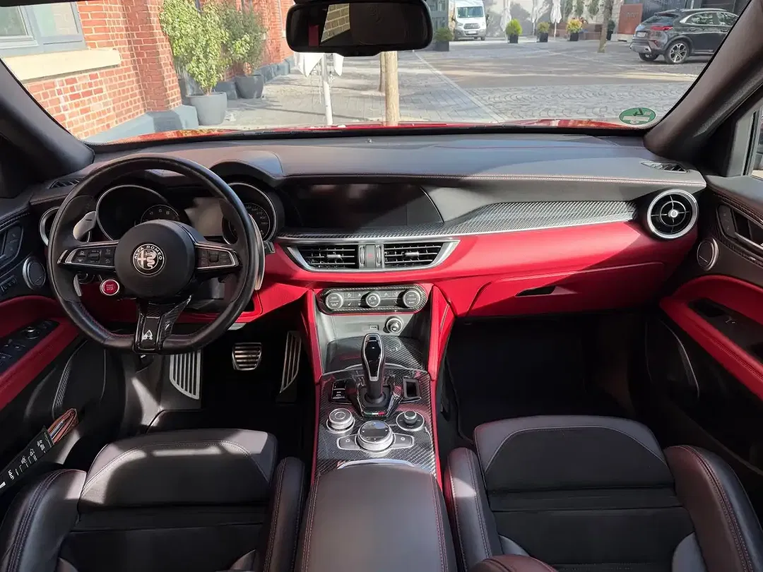 Alfa Romeo Stelvio Q4 Quadrifoglio - Thumbnail 10