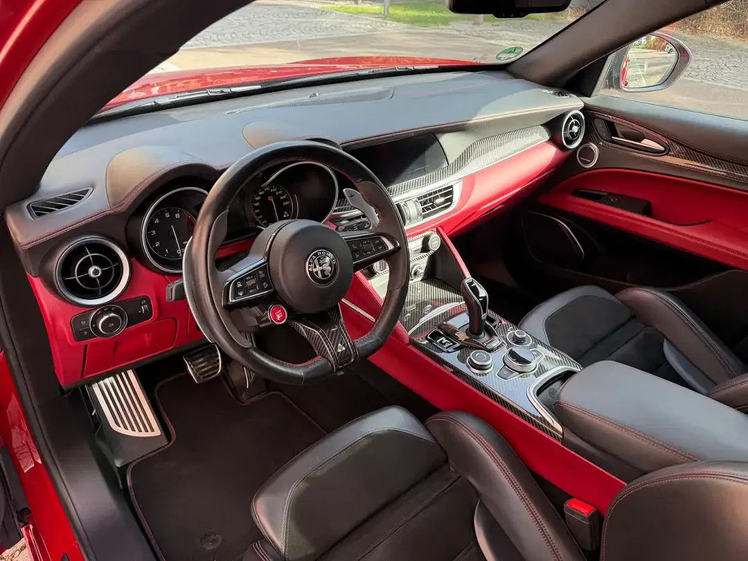 Alfa Romeo Stelvio Q4 Quadrifoglio - Thumbnail 12