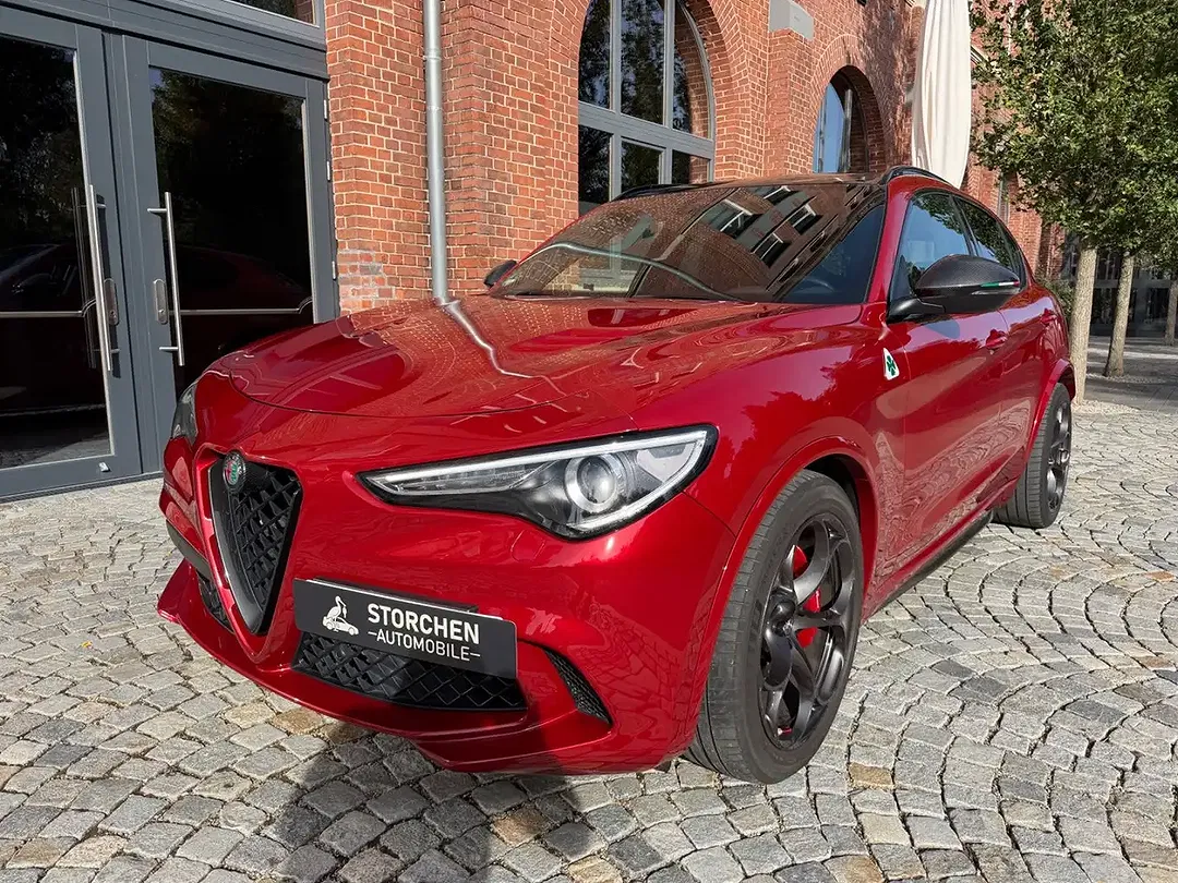 Alfa Romeo Stelvio Q4 Quadrifoglio - Thumbnail 6