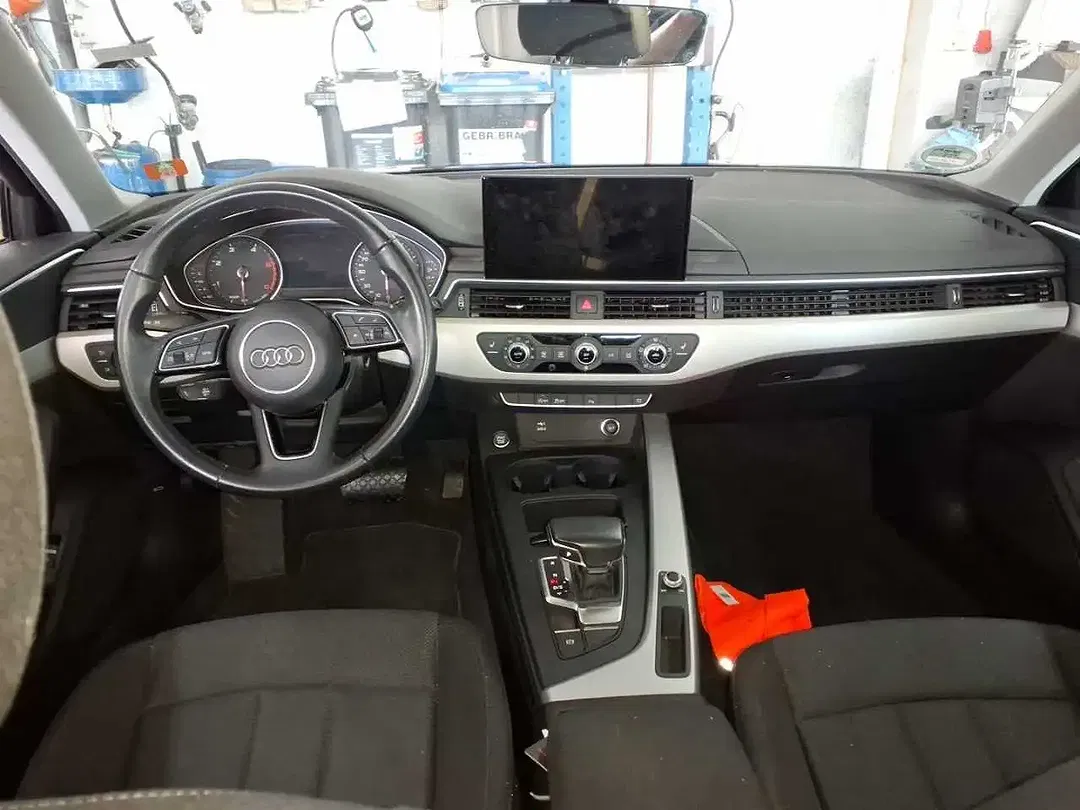 Audi A4 35 2.0 TDI Avant - Thumbnail 3