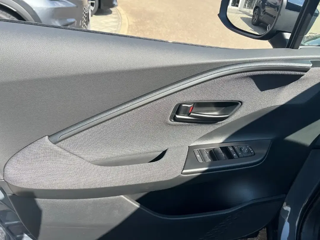 Toyota C-HR Hybrid Teamplayer - Thumbnail 14