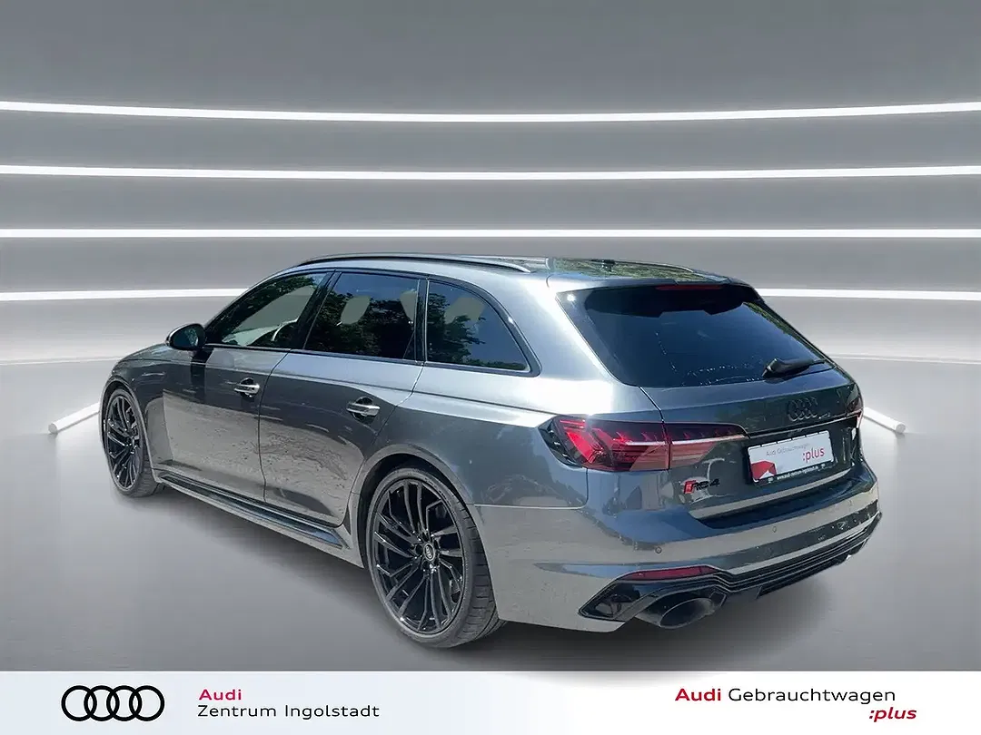 Audi RS4 quattro Avant - Thumbnail 3