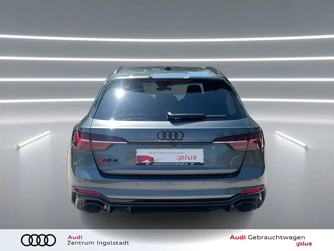 Audi RS4 quattro Avant - Thumbnail 4