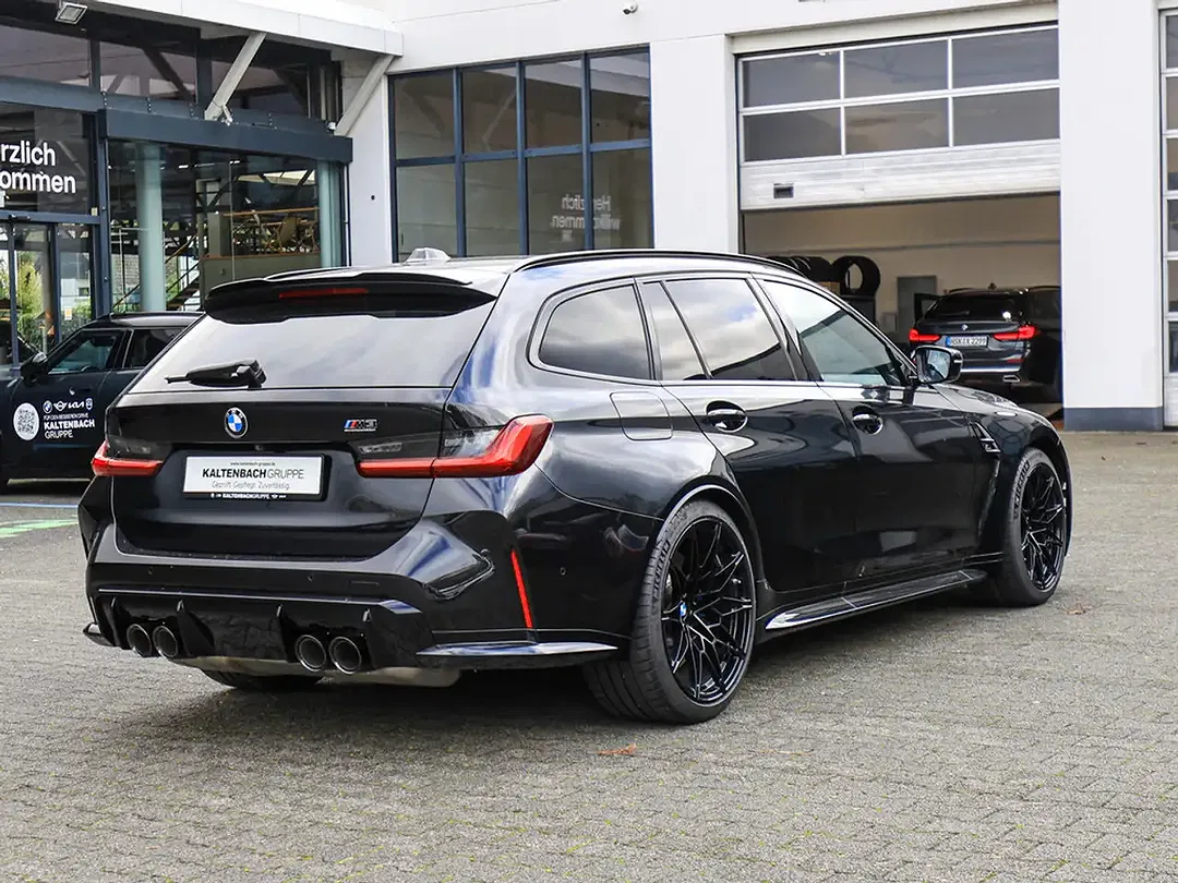 BMW M3 xDrive Competition Touring - Thumbnail 6