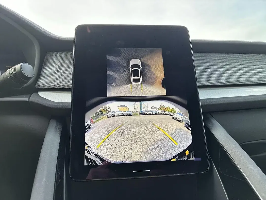 Polestar 2 Performance Long Range - Thumbnail 13