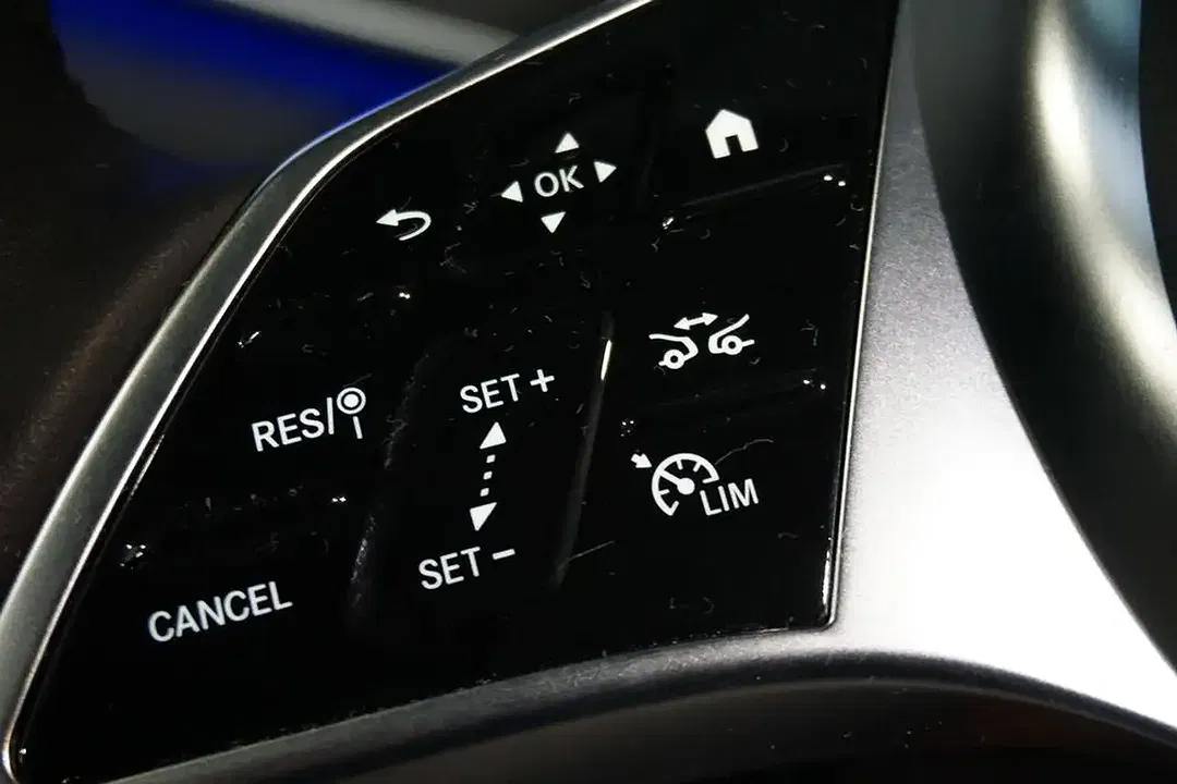 Mercedes-Benz EQE 350 AIRMATIC - Thumbnail 8