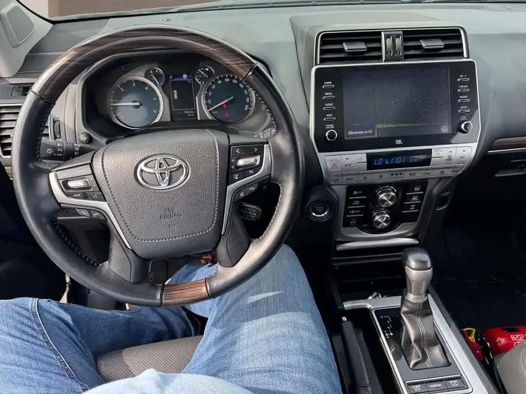 Toyota Land Cruiser Premium - Thumbnail 6