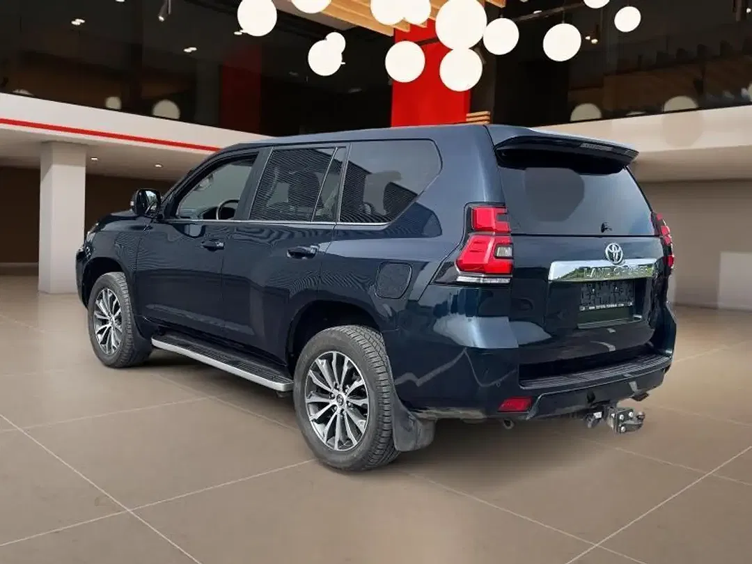 Toyota Land Cruiser Premium - Thumbnail 2