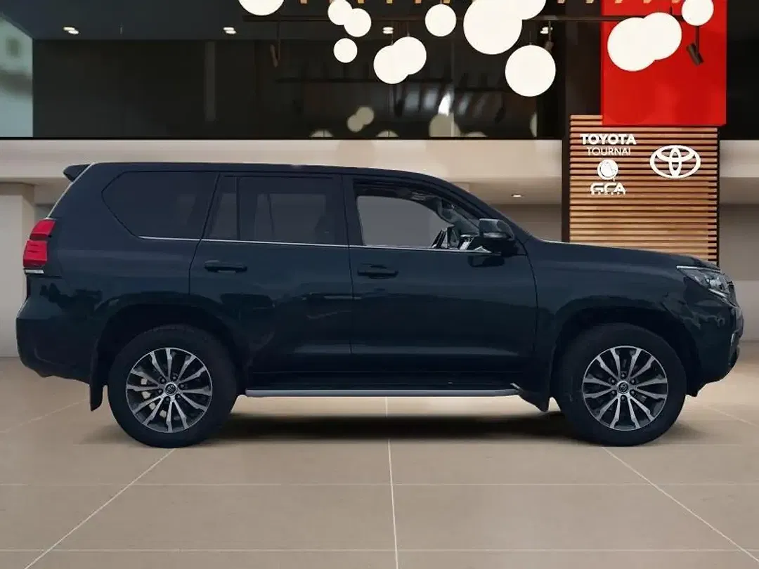 Toyota Land Cruiser Premium - Thumbnail 3