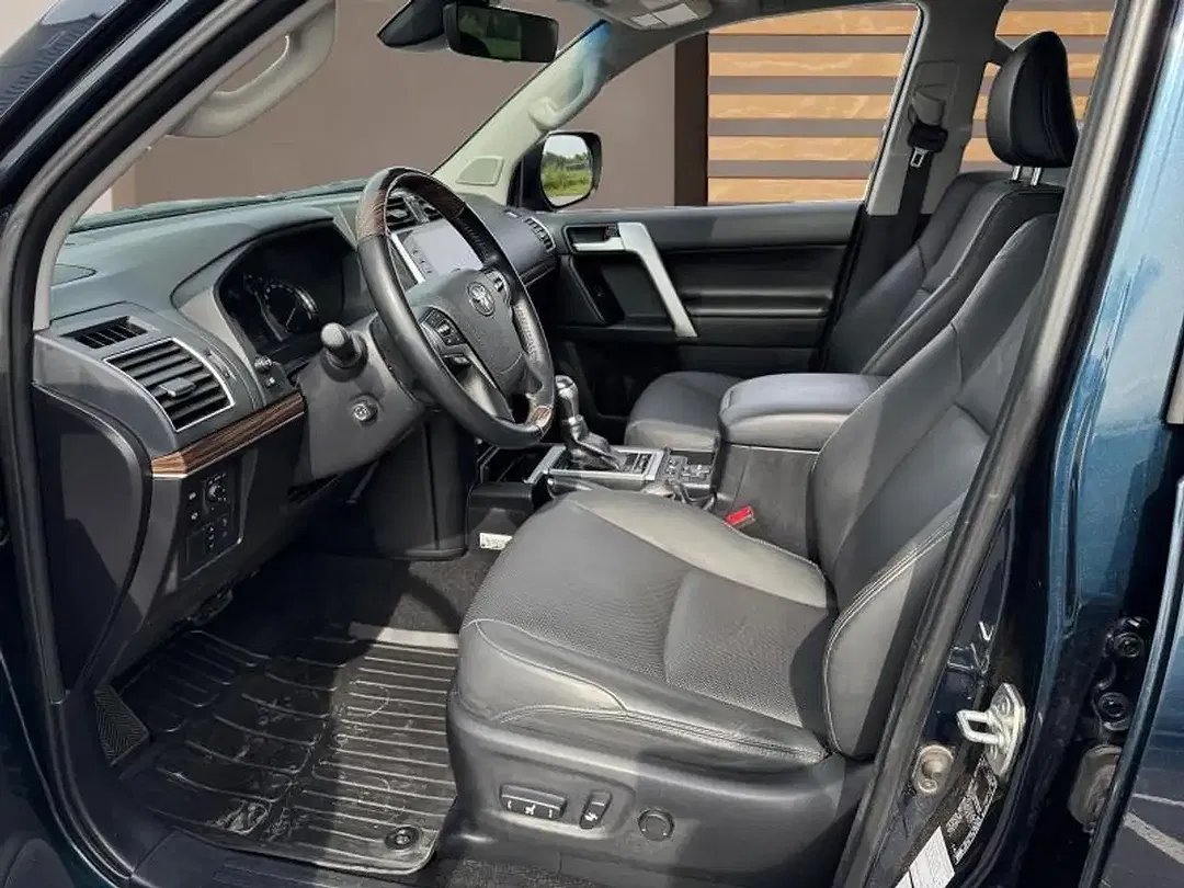 Toyota Land Cruiser Premium - Thumbnail 5